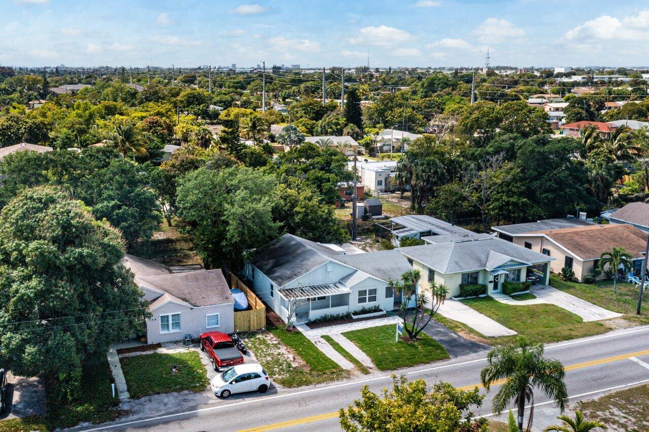 163 Silver Beach Road Riviera Beach, FL 33403 - Photo 26 of 33 026-163SilverBeachRoad-LakePark-FL-33403