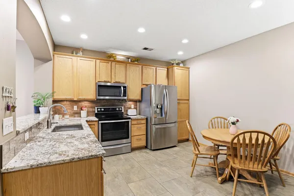 $299,000 | 13900 53rd Avenue North, Unit 103, Plymouth, MN 55446