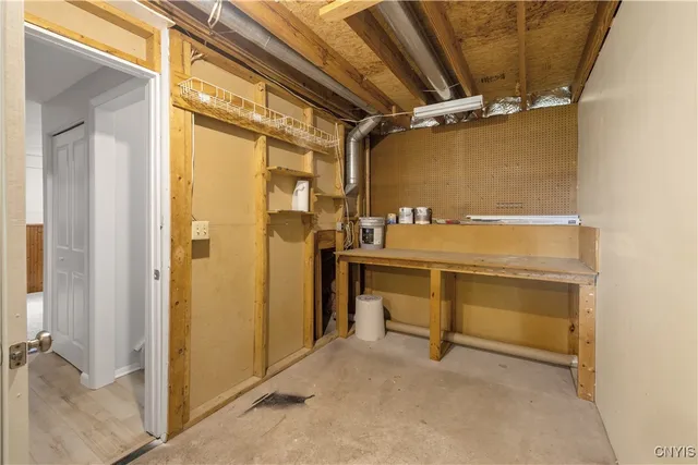 $264,900 | 8137 Mesa Lane, Clay, NY 13090