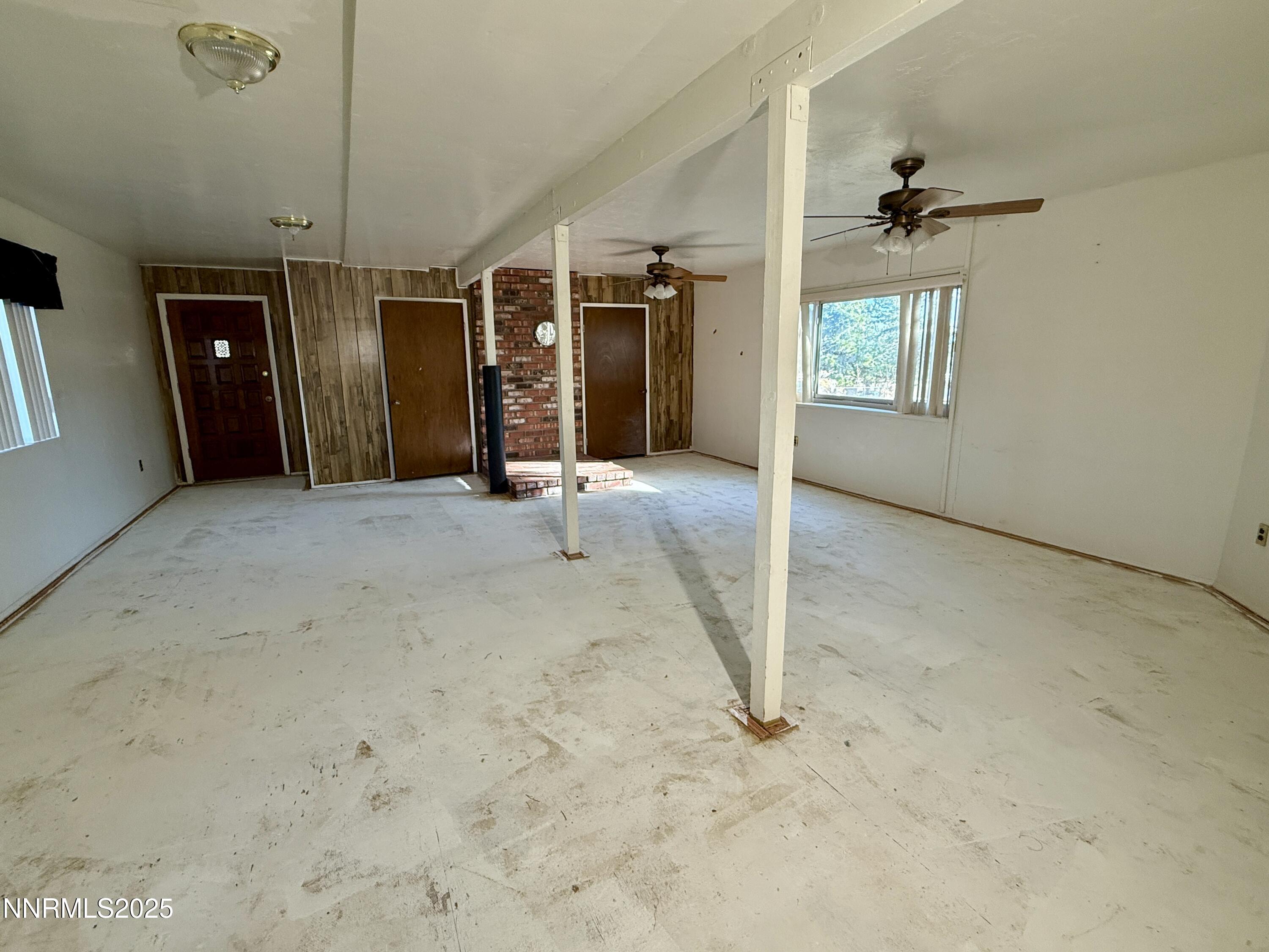 10160 Blackhawk Drive Reno, NV 89508 - Photo 21 of 43 an empty room with windows
