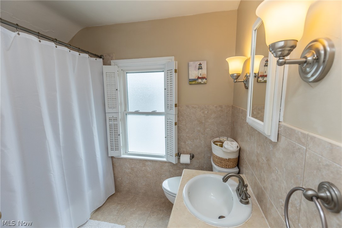 1558 Oakmount Road South Euclid, OH 44121 - Photo 22 of 33
