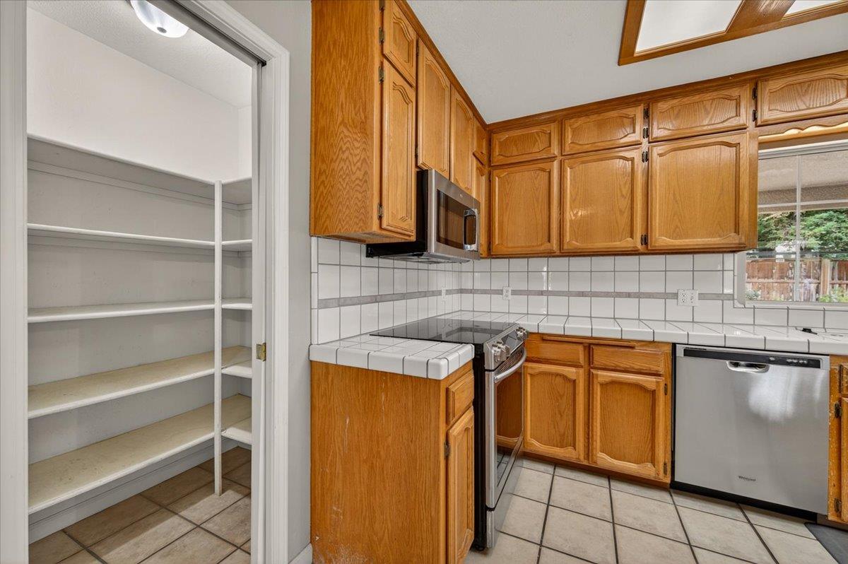 2375 Fallbrook Avenue Clovis, CA 93611 - Photo 10 of 34