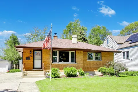 $399,900 | 210 North 2nd Avenue, Villa Park, IL 60181