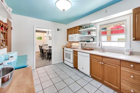 $399,900 | 210 North 2nd Avenue, Villa Park, IL 60181