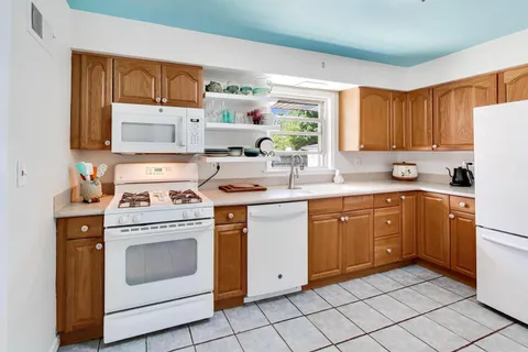 $399,900 | 210 North 2nd Avenue, Villa Park, IL 60181