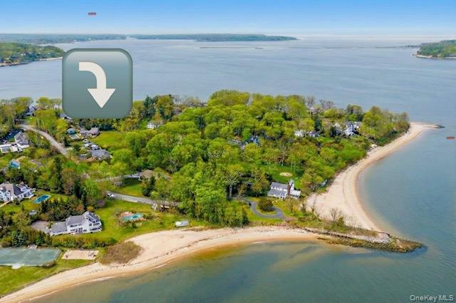 9 Mariners Court Centerport, NY 11721 - Photo 36 of 40 a view of a garden with a sink