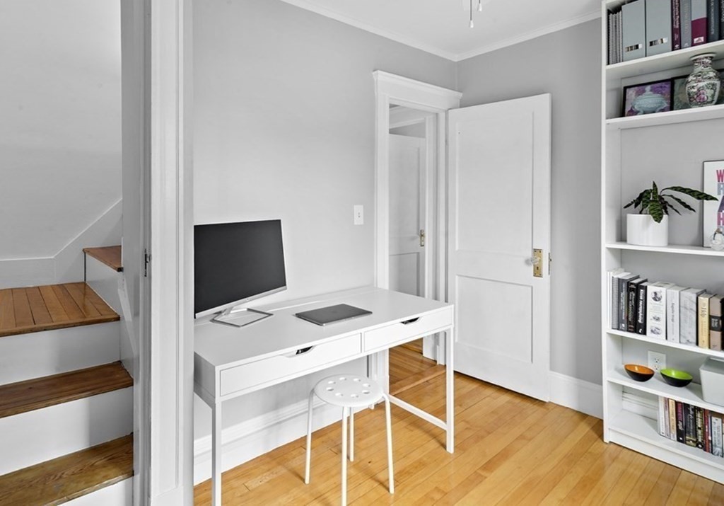 109 Marvin Road Melrose, MA 02176 - Photo 14 of 21