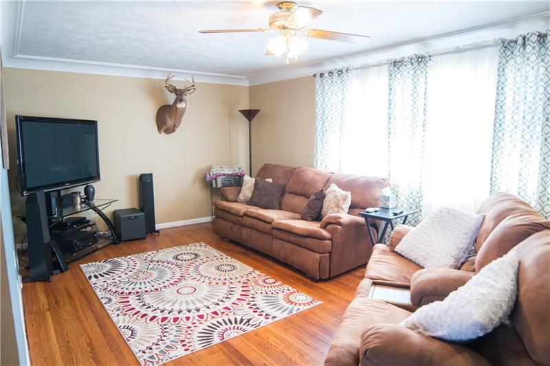 1053 Winfield Road Cabot, PA 16023 - Photo 4 of 20