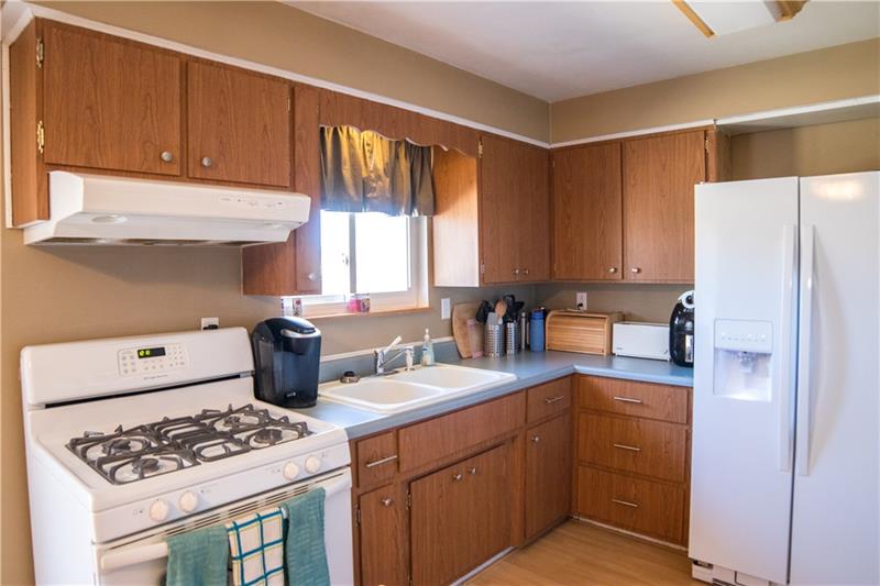 1053 Winfield Road Cabot, PA 16023 - Photo 7 of 20