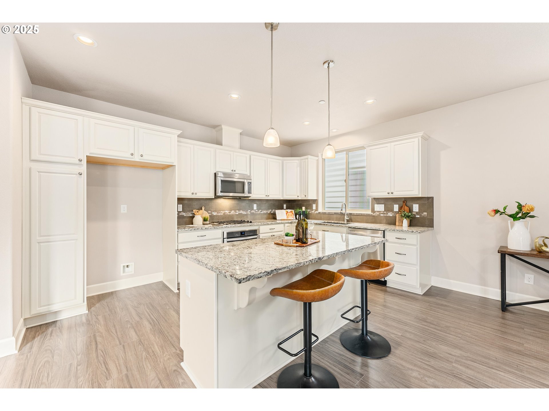 29304 Southwest Brown Road Wilsonville, OR 97070 - Photo 10 of 45 Kitchen