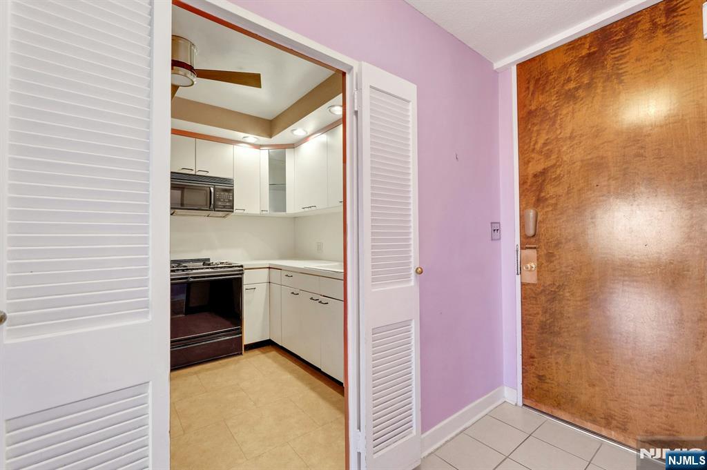 5 Horizon Road, Unit 907 Fort Lee, NJ 07024 - Photo 13 of 47