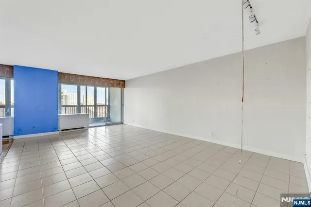 $157,000 | 5 Horizon Road, Unit 907, Fort Lee, NJ 07024