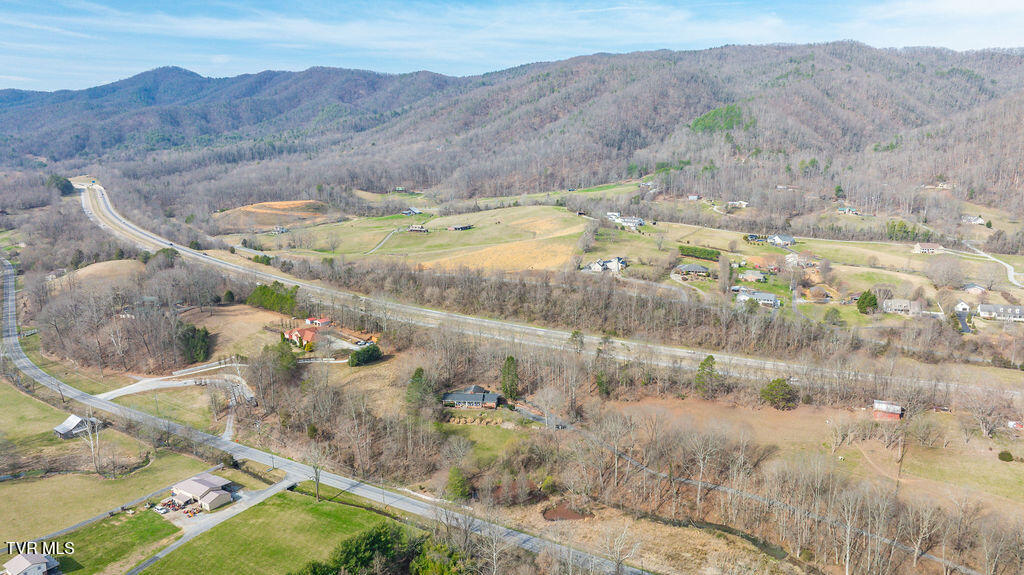 250 Hummingbird Lane Unicoi, TN 37692 - Photo 46 of 51 046