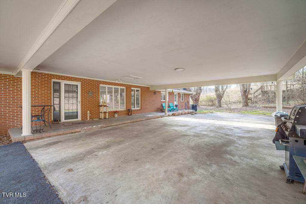 250 Hummingbird Lane Unicoi, TN 37692 - Photo 5 of 51 005