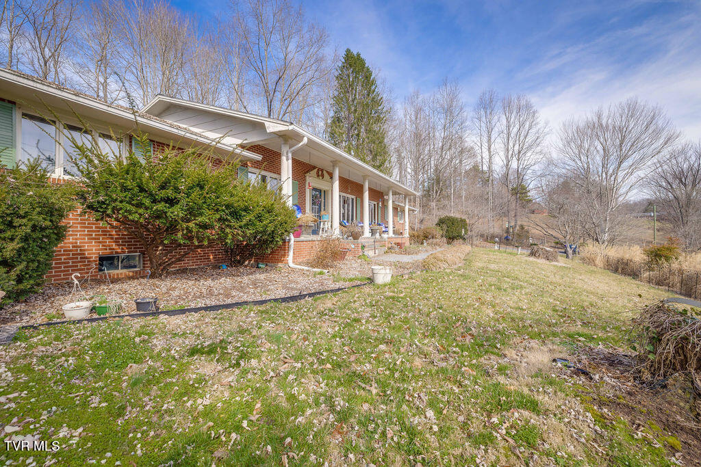 250 Hummingbird Lane Unicoi, TN 37692 - Photo 8 of 51 008