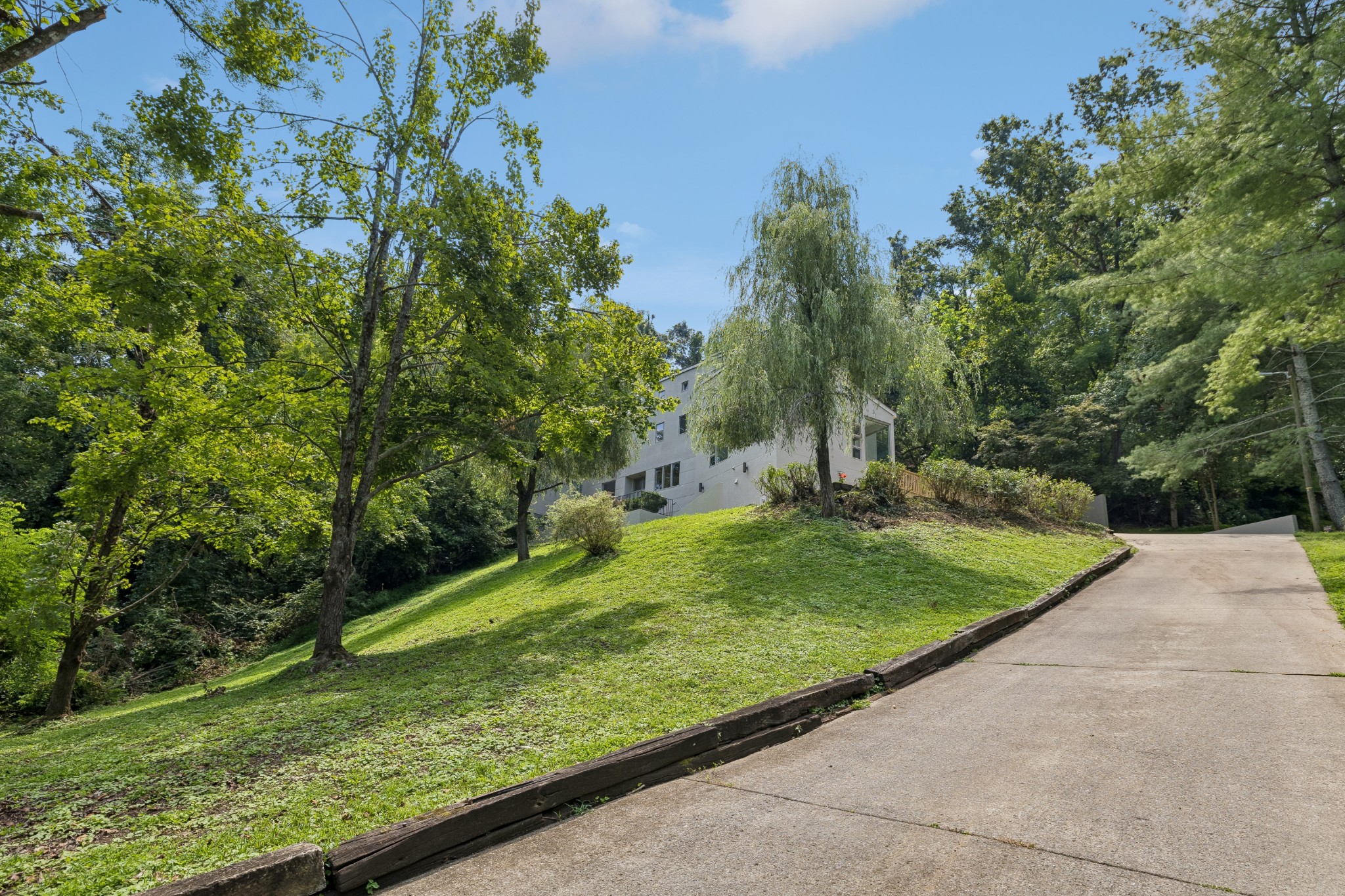 6633 Ellesmere Road Nashville, TN 37205 - Photo 2 of 79 Gallery Image 2