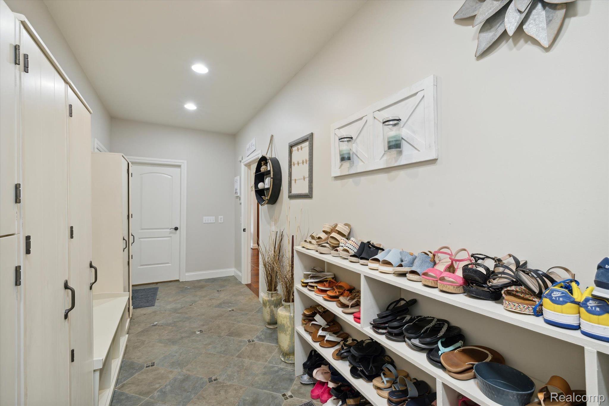 10205 Fenton Road Fenton, MI 48430 - Photo 37 of 96 Gallery Image 37