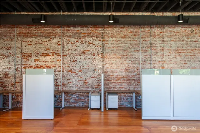 $4,870 | 2 South 1st Avenue, Walla Walla, WA 99362