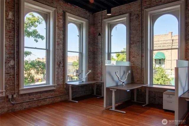 $4,870 | 2 South 1st Avenue, Walla Walla, WA 99362