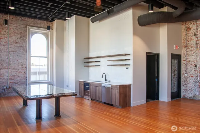 $4,870 | 2 South 1st Avenue, Walla Walla, WA 99362