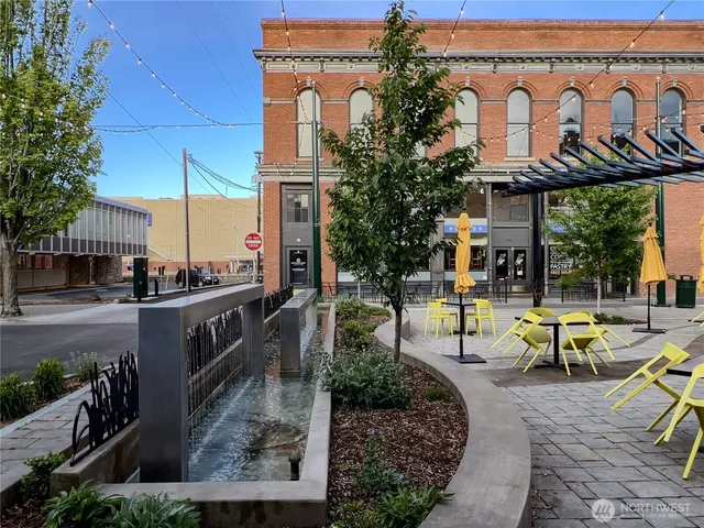 $4,870 | 2 South 1st Avenue, Walla Walla, WA 99362