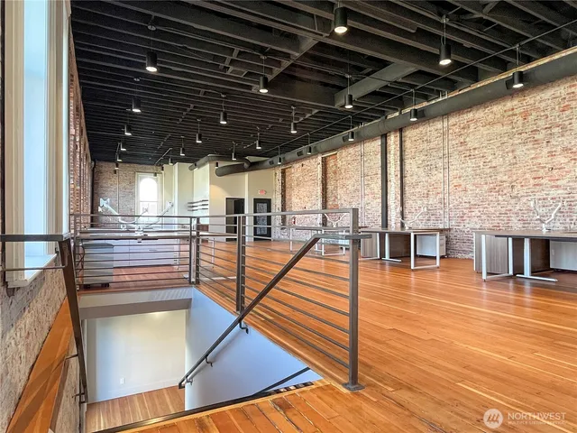 $4,870 | 2 South 1st Avenue, Walla Walla, WA 99362