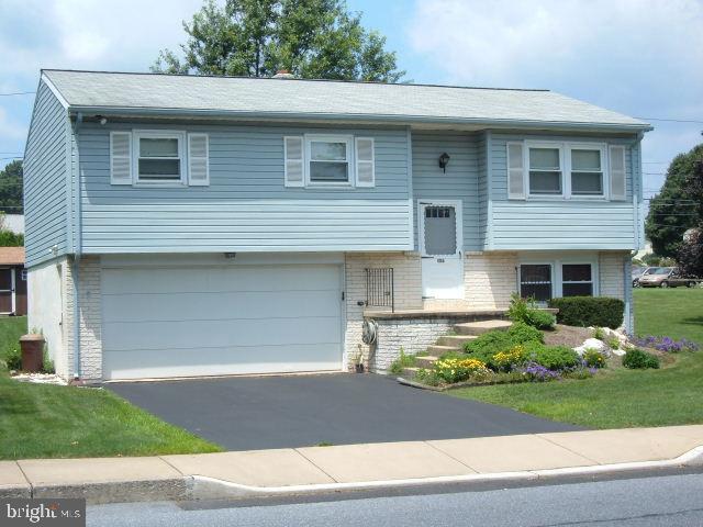 106 South Oak Street Lititz, PA 17543 - Photo 1 of 6 Gallery Image 1