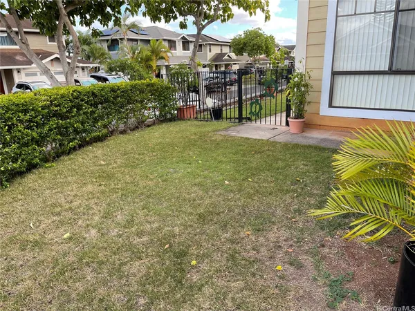 $3,400 | 94-1012 Hakunui Street, Unit 33, Waipahu, HI 96797