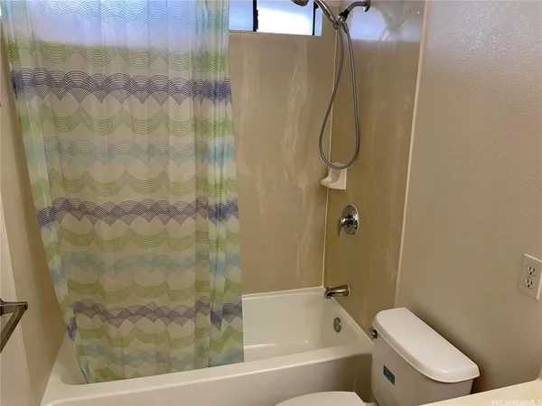 $3,400 | 94-1012 Hakunui Street, Unit 33, Waipahu, HI 96797