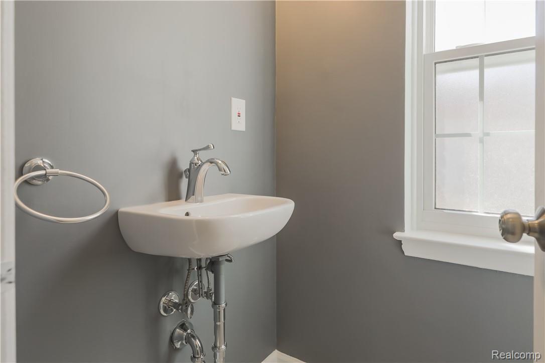 251 Lothrop Road Grosse Pointe, MI 48236 - Photo 18 of 29 251 Lothrop Rd Grosse Pointe-print-023-5-untitled 26 of 43-4200x2801-300dpi.jpg