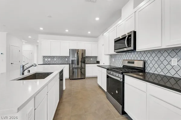 $3,000 | 7079 Grace Est Avenue, Las Vegas, NV 89113