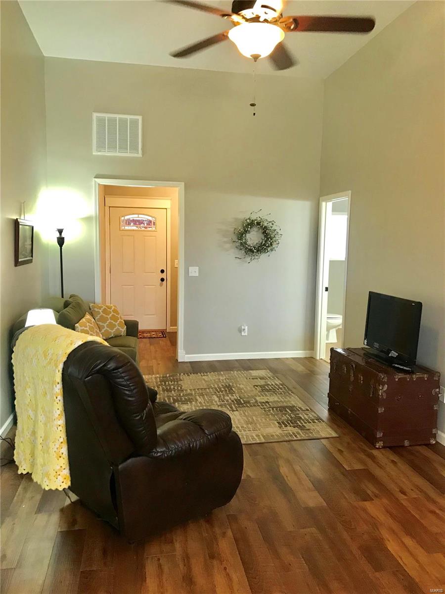 7977 Stagecoach Road Shipman, IL 62685 - Photo 12 of 25 Gallery Image 12
