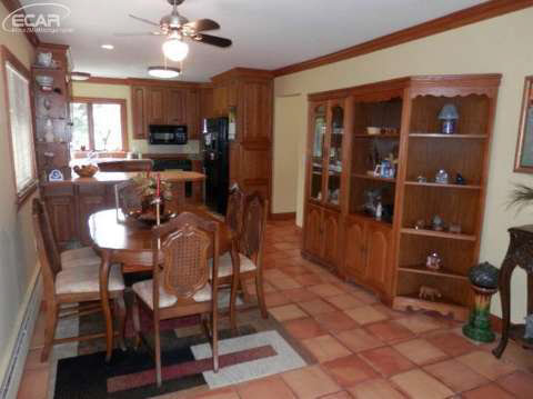 12059 Torrey Road Fenton, MI 48430 - Photo 4 of 18 20438515-3.JPG