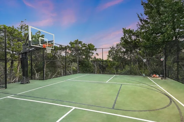 a view of a tennis court