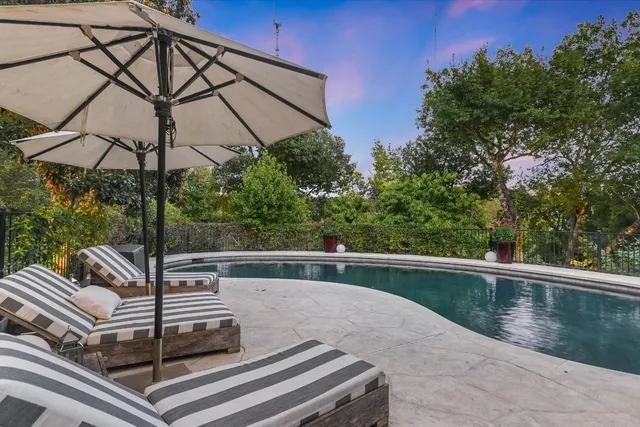 a view of outdoor space yard and patio