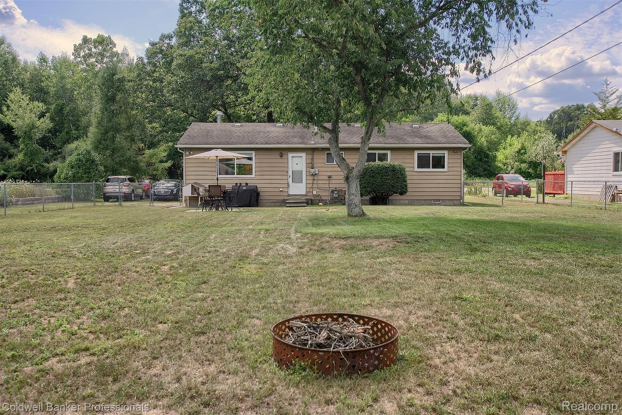 13417 Rawsonville Road Belleville, MI 48111 - Photo 27 of 30 27-Rear 3rd View.jpg