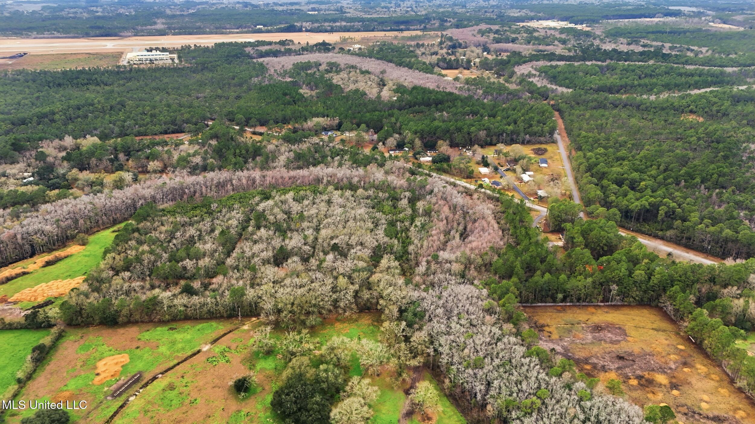 Saracennia Road Moss Point, MS 39562 - Photo 9 of 41 9_saracennia rd, moss point_049_camprome