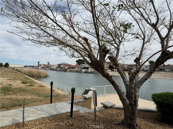 $370,000 | 14395 Nautical Lane, Unit E, Helendale, CA 92342
