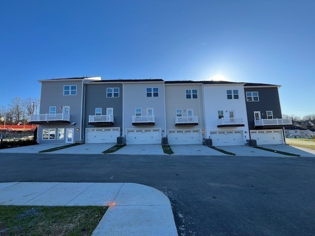 322 Poplar Loop Antioch, TN 37013 - Photo 2 of 20 a living room with furniture