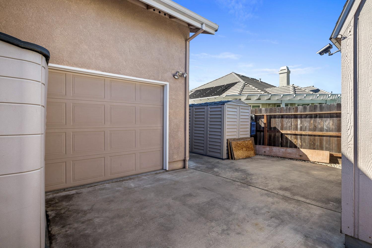 1084 Eastburg Court Ripon, CA 95366 - Photo 44 of 46 a view of a house with a porch