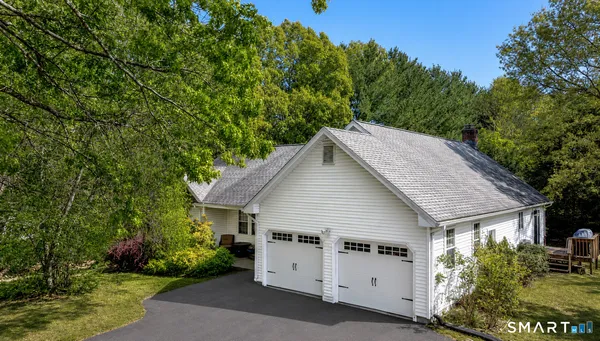 $519,900 | 2050 Poquonock Avenue, Windsor, CT 06095