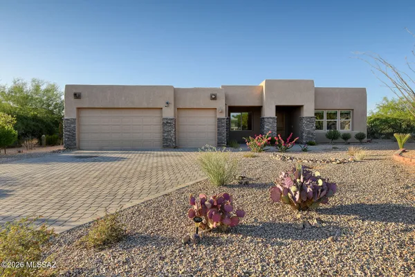 $725,000 | 2583 East Reata Ridge Place, Sahuarita, AZ 85614