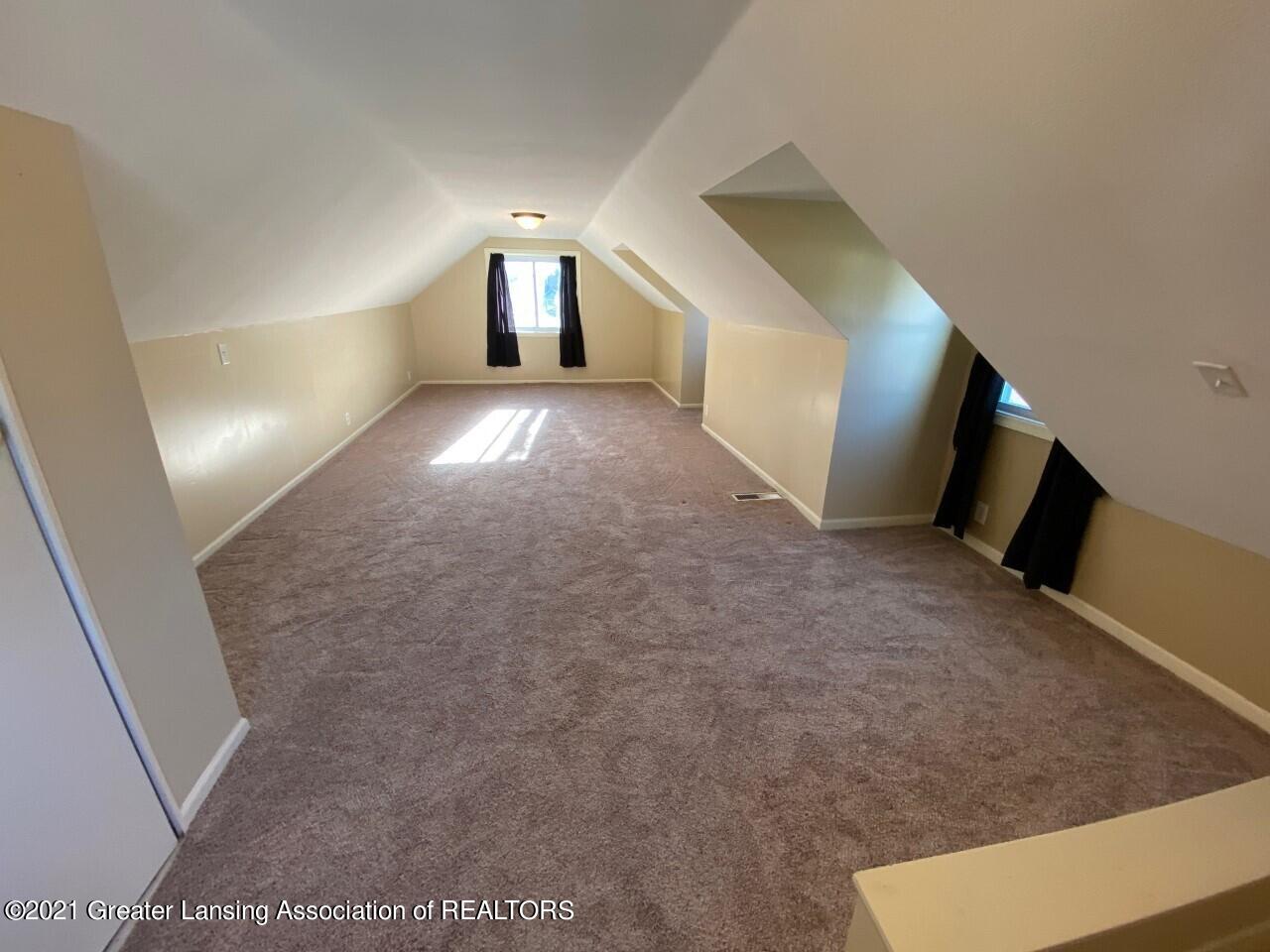 6247 Cooper Road Lansing, MI 48911 - Photo 17 of 29 thumbnail_IMG_3215