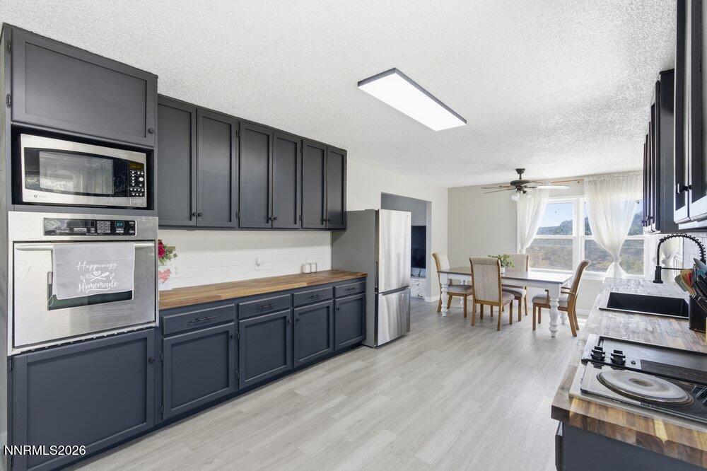 2255 Sutro Drive Reno, NV 89521 - Photo 15 of 32 kitchen3