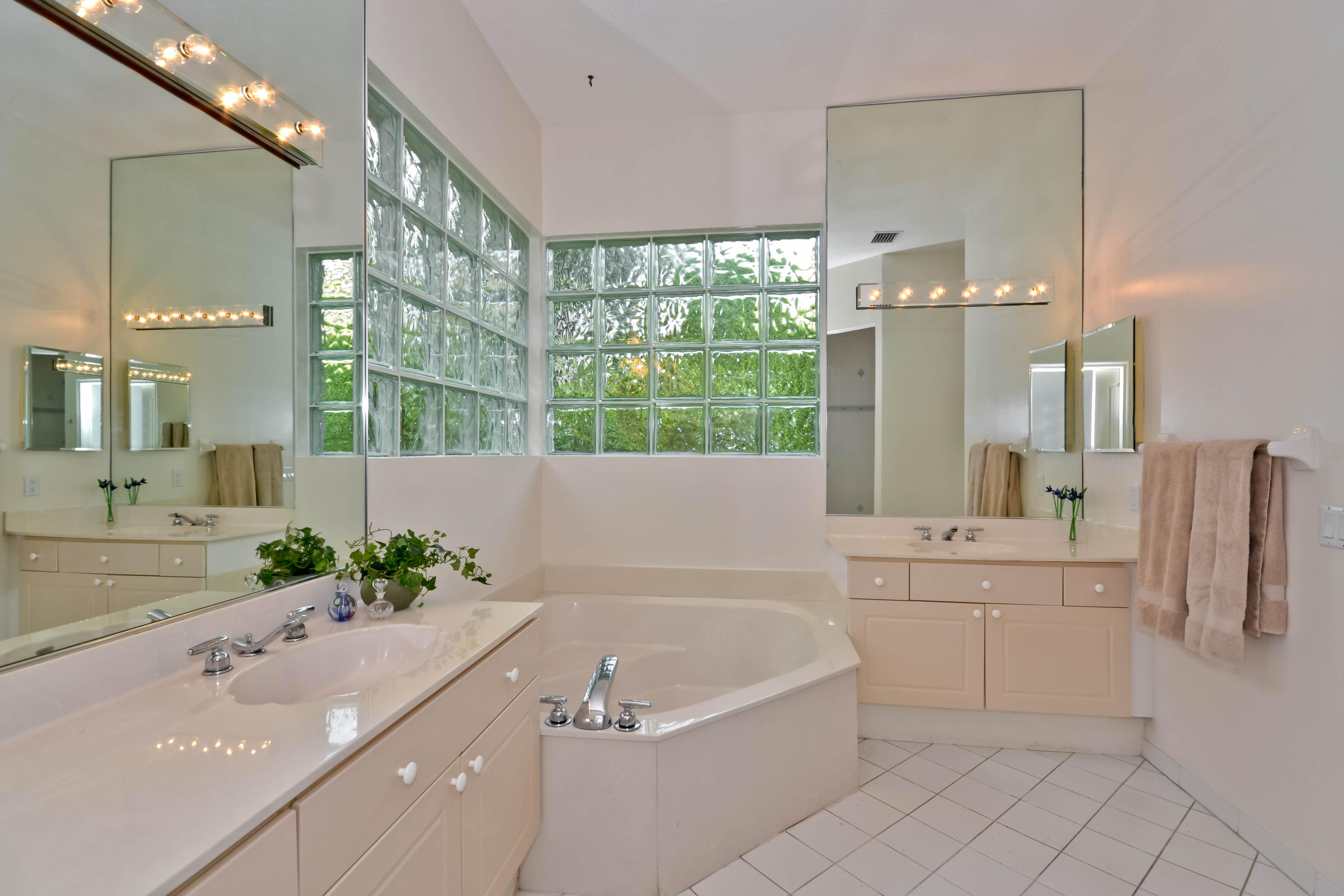 4535 North Barwick Ranch Circle Delray Beach, FL 33445 - Photo 10 of 29 VHT-RX-10057252_8.jpg