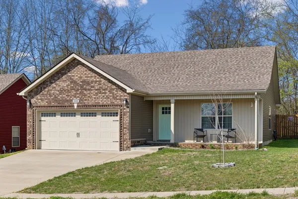 $2,000 | 833 Lutz Lane, Clarksville, TN 37042