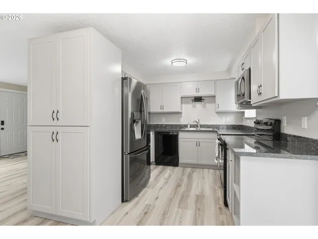 $515,000 | 835 Bobolink Avenue, Eugene, OR 97404