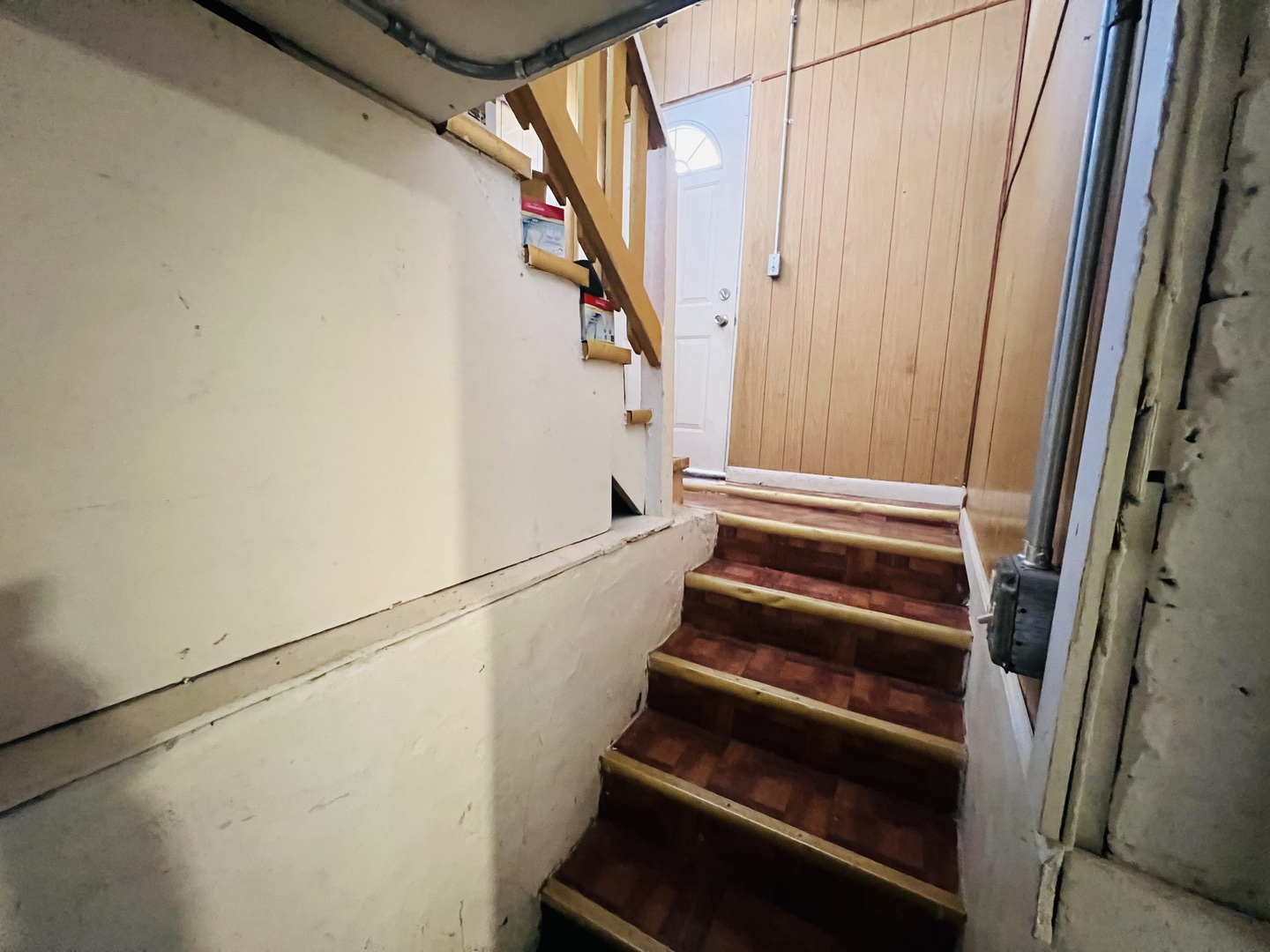3516 North Keating Avenue, Unit G Chicago, IL 60641 - Photo 18 of 20 a view of entryway