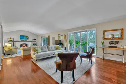 $985,000 | 7001 Lanham Lane, Edina, MN 55439