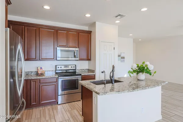 $399,000 | 16914 South 180th Avenue, Goodyear, AZ 85338
